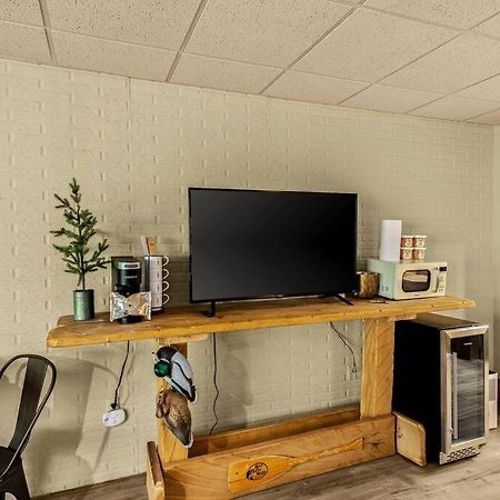 Stonegate Lodge King Bed Wifi 50 Roku Tv Salt Water Pool Room #104 Eureka Springs Bagian luar foto