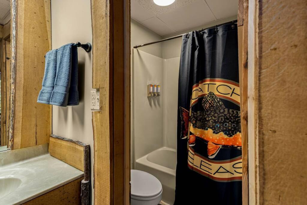 Stonegate Lodge King Bed Wifi 50 Roku Tv Salt Water Pool Room #104 Eureka Springs Bagian luar foto